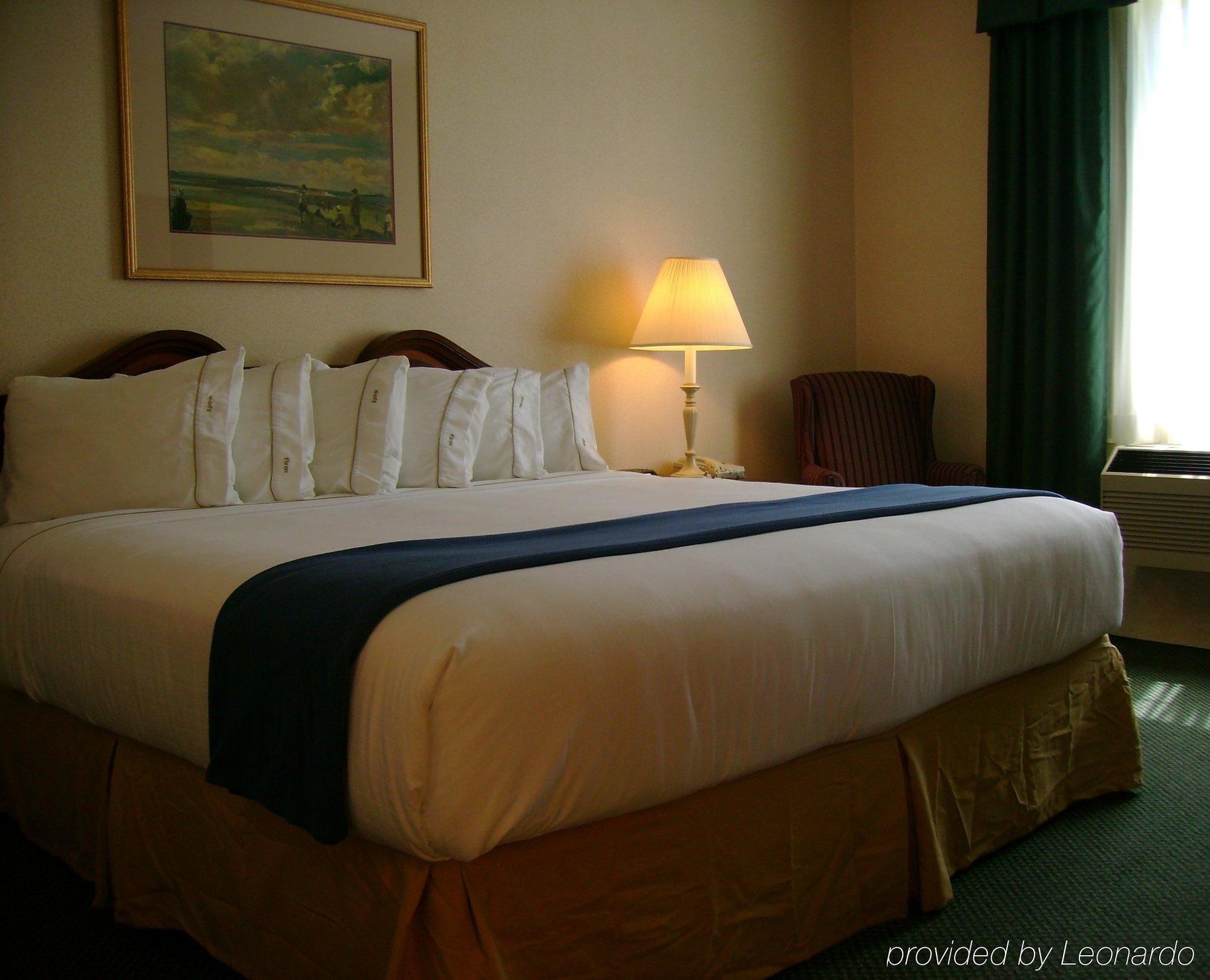 Holiday Inn Express Kilmarnock Bagian luar foto