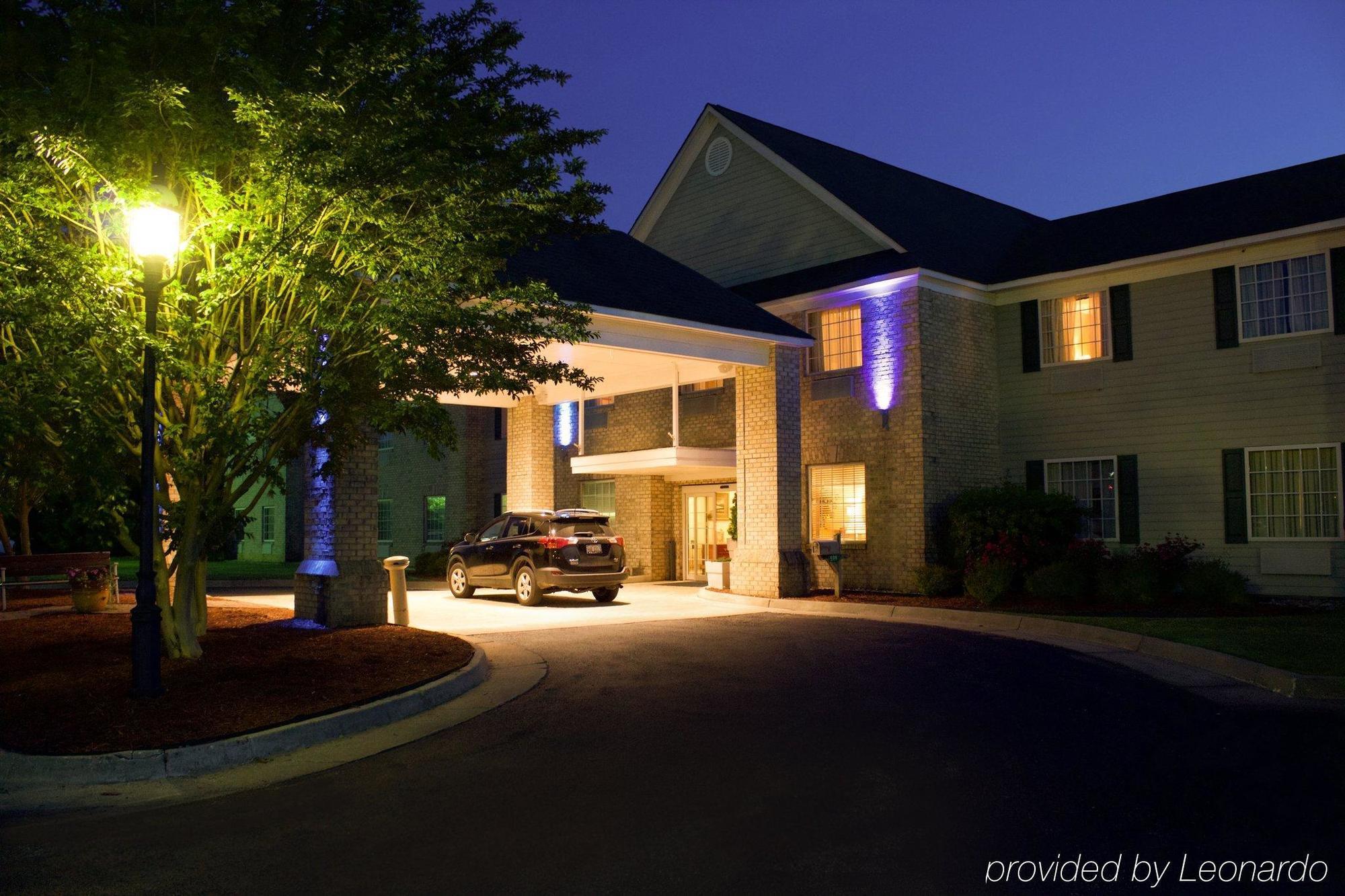Holiday Inn Express Kilmarnock Bagian luar foto