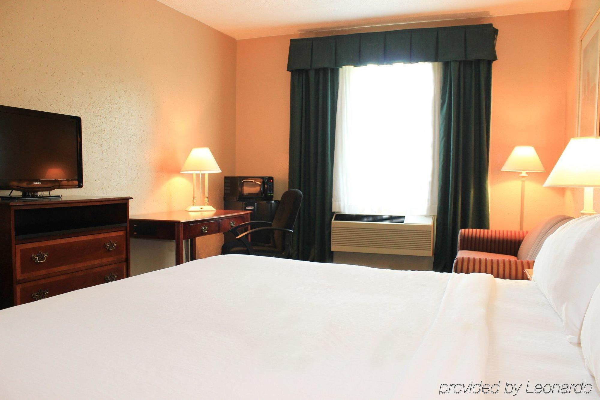 Holiday Inn Express Kilmarnock Bagian luar foto