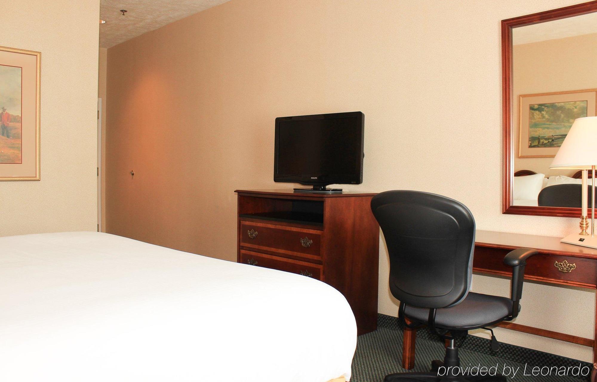 Holiday Inn Express Kilmarnock Bagian luar foto