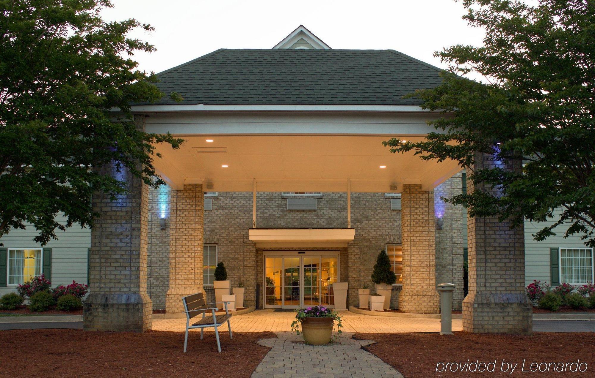 Holiday Inn Express Kilmarnock Bagian luar foto