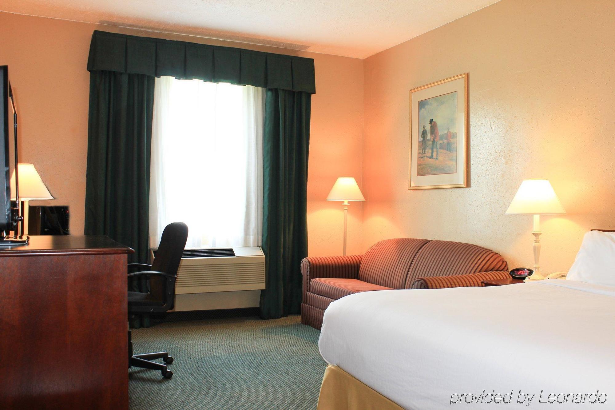 Holiday Inn Express Kilmarnock Bagian luar foto