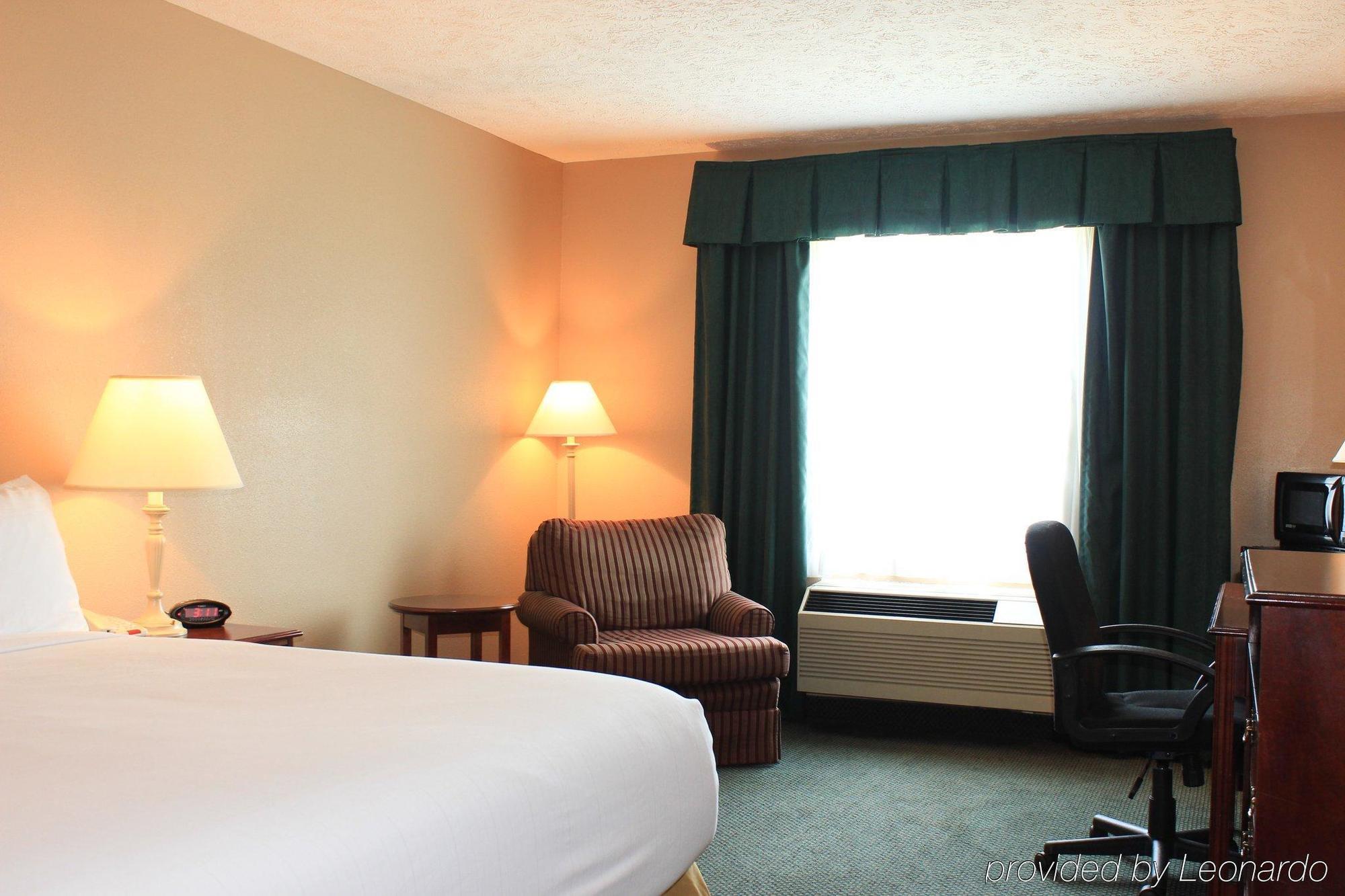 Holiday Inn Express Kilmarnock Bagian luar foto