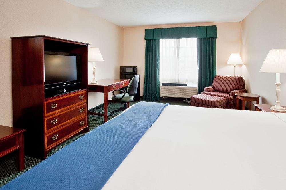 Holiday Inn Express Kilmarnock Bagian luar foto