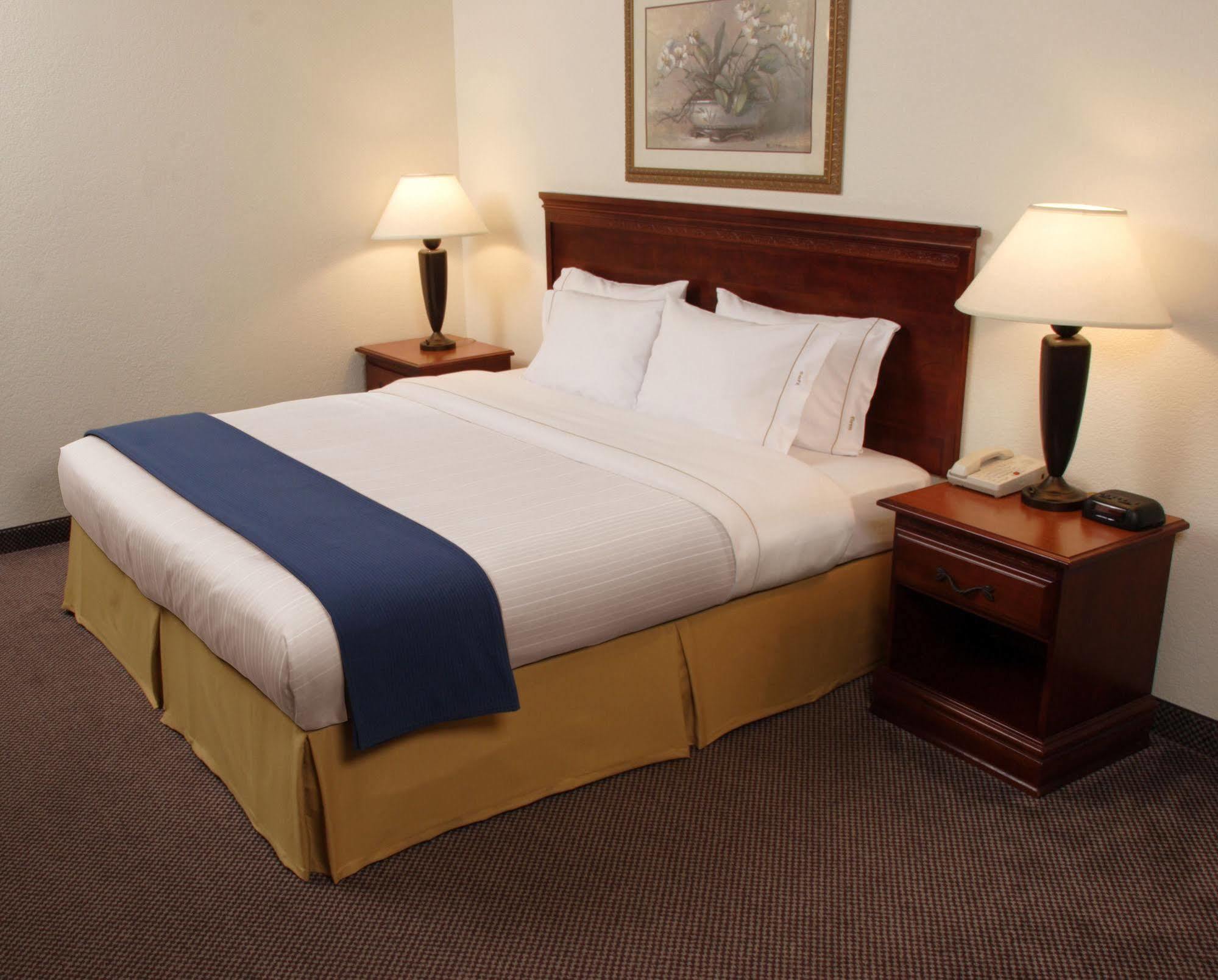 Holiday Inn Express Kilmarnock Bagian luar foto